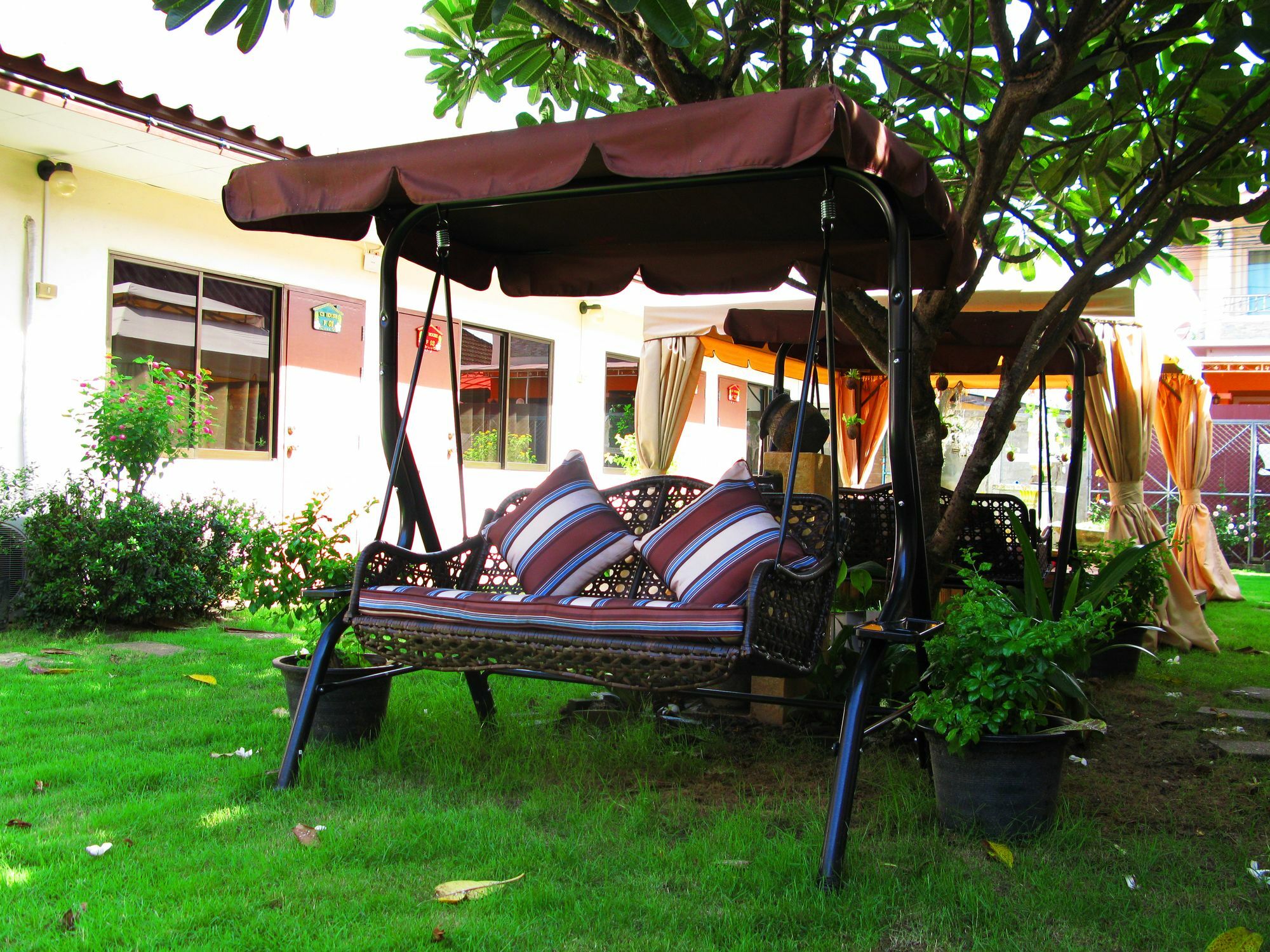 Cshouse Hotel Chiang Mai Bagian luar foto